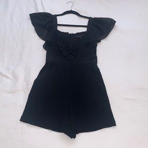 BCBG XS BLACK CUTOUT ROMPER. WORN ONCE! W/ POCKETS